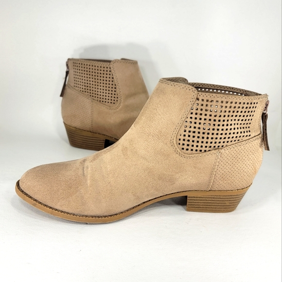Justice Western Style, Taupe Microsuede, Bootie. Women's Size 8M - Picture 4 of 13